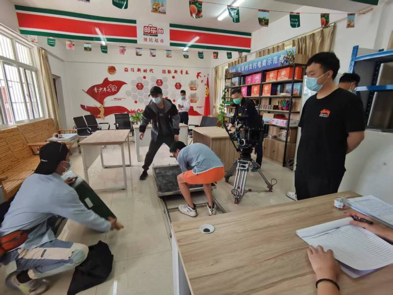 阿荣旗广告片拍摄公司：极简主义践行者，少即是多的视觉哲学